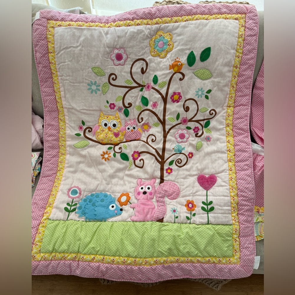 Charming Pink and Green Animal Quilt
